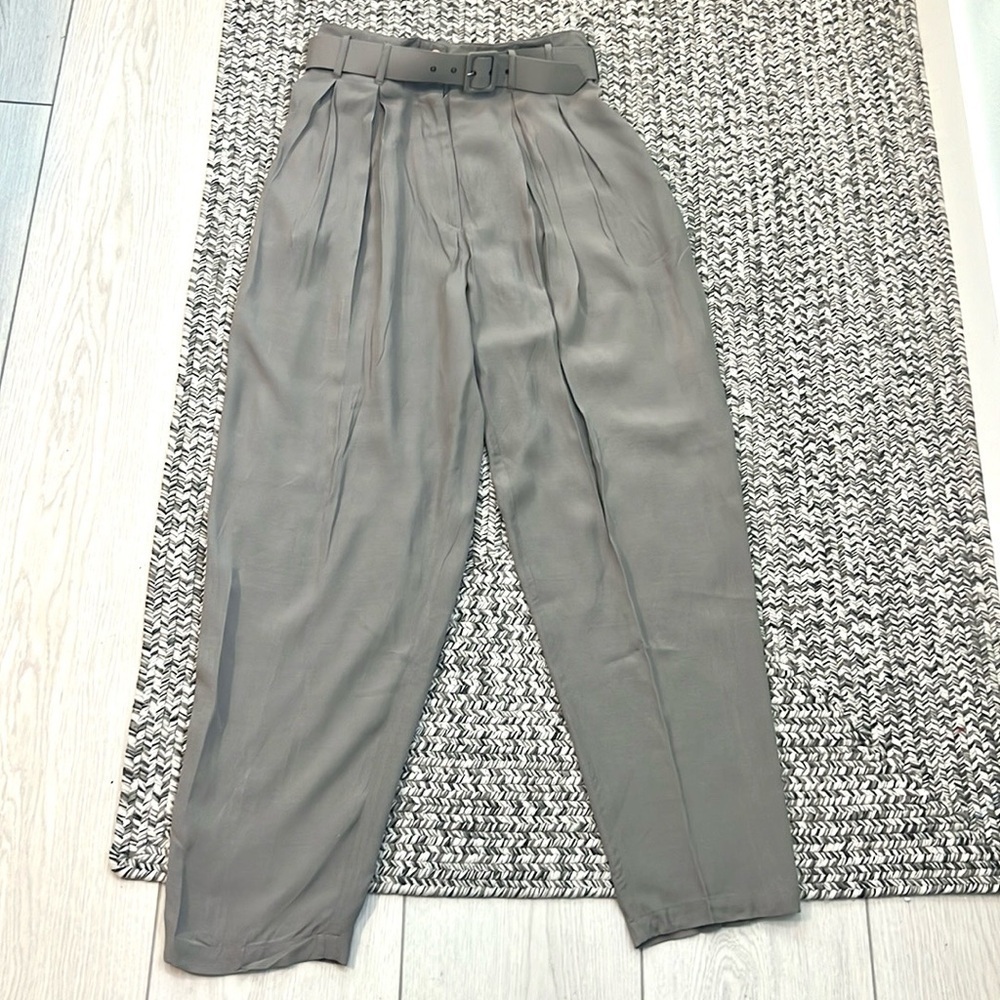 🔥VTG KRIZIA,Moods Soft Gabardine Pleated High-Waisted,Tapered-Leg Pant,Size 12 - Picture 5 of 9
